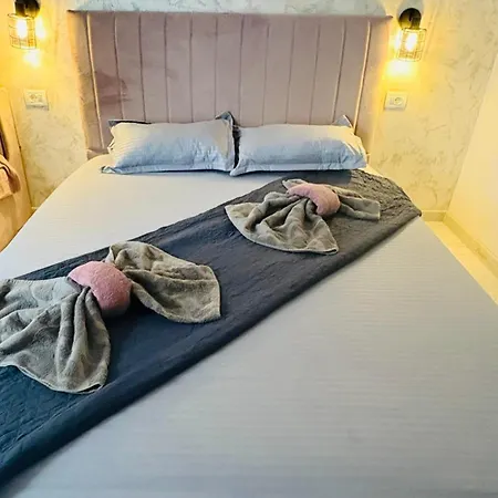 Гостьовий будинок Ama Boutique